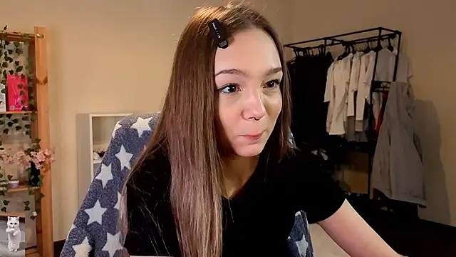 Snapshot of HoneyComfy chatting on 04/03/26, 02:23 HoneyComfy online show from 04/03/26, 02:23