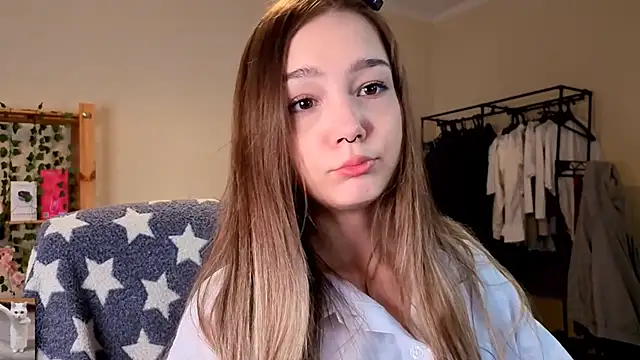 Snapshot of HoneyComfy chatting on 04/08/26, 02:07 HoneyComfy online show from 04/08/26, 02:07