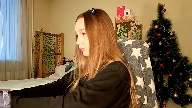 Snapshot of HoneyComfy chatting on 02/15/26, 11:09 HoneyComfy online show from 02/15/26, 11:09