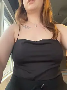 Snapshot of Lika__Sweeet chatting on 02/19/26, 03:42 Lika Sweeet online show from 02/19/26, 03:42