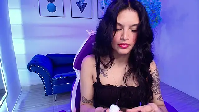 Maddie T18 online show from 04/24/26, 11:45