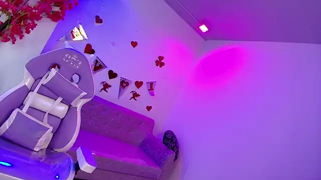 Maddie T18 online show from 02/21/26, 11:45