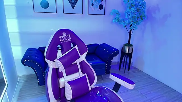 Maddie T18 online show from 05/01/26, 12:21