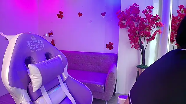 Maddie T18 online show from 02/25/26, 11:10