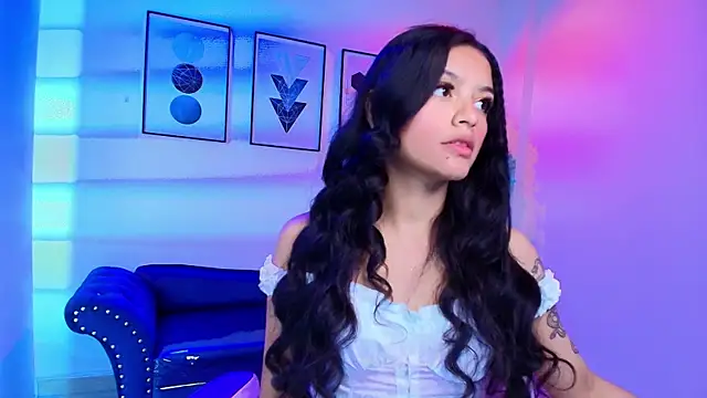 Maddie T18 online show from 05/22/26, 11:30