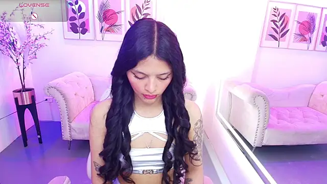 Maddie T18 online show from 07/10/26, 11:32