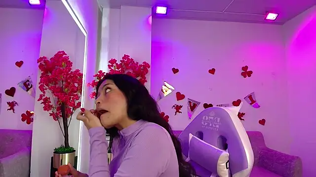 Maddie T18 online show from 02/17/26, 11:18