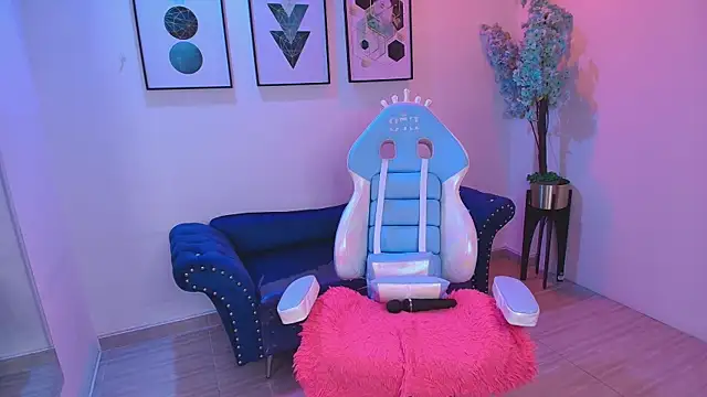Maddie T18 online show from 06/13/26, 11:41