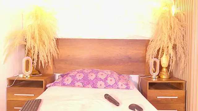 mollyjackson  online show from 04/19/26, 01:01