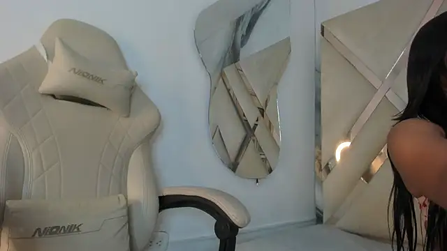 honeyhtx online show from 05/17/26, 12:27