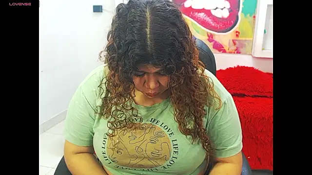 Snapshot of Cloe_r chatting on 02/13/26, 04:29 Cloe r online show from 02/13/26, 04:29