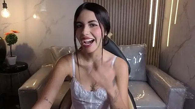Perla lovely  online show from 05/20/26, 12:24
