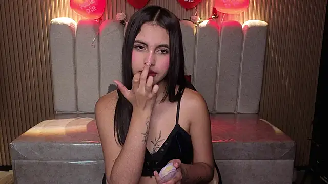 Snapshot of Perla_lovely_ chatting on 02/16/26, 01:21 Perla lovely online show from 02/16/26, 01:21