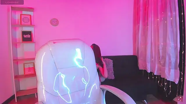 Sweet bellaa  online show from 03/26/26, 04:22