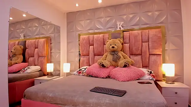 Paris Velvet online show from 02/07/26, 10:07