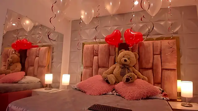 Paris Velvet online show from 02/13/26, 10:43