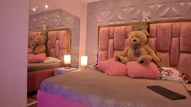 Paris Velvet online show from 02/11/26, 09:58