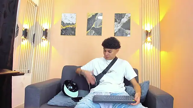 DesiresOfOlympus  online show from 04/25/26, 07:44