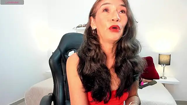 Snapshot of Emma_Mendozaa chatting on 04/23/26, 11:38 Emma Mendozaa online show from 04/23/26, 11:38