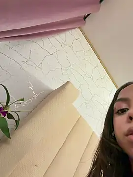 BambiRoses online show from 06/01/26, 04:13