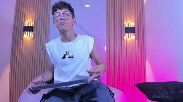 Snapshot of Christopher_Hunter chatting on 02/24/26, 07:48 Christopher Hunter online show from 02/24/26, 07:48