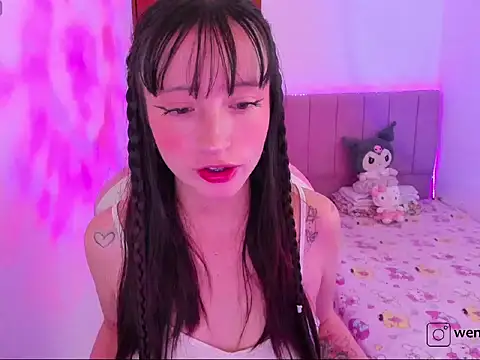 wenn  online show from 04/05/26, 01:01