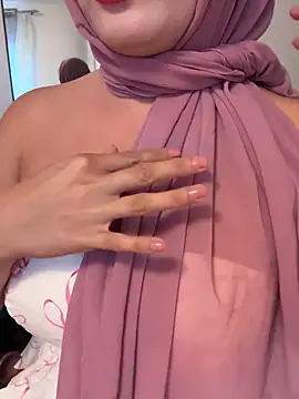 -pinkladyy- online show from 05/27/26, 06:04