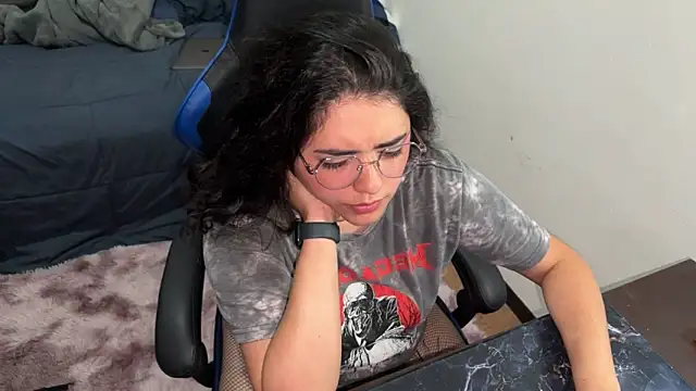 Ales Kitten Live online show from 03/24/26, 10:43
