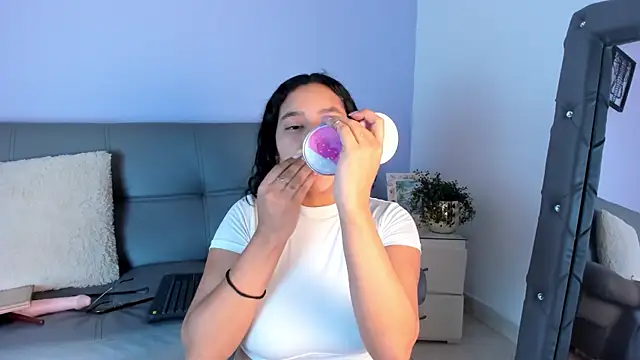 Snapshot of Aaliyah1_ chatting on 02/14/26, 02:12 Aaliyah1 online show from 02/14/26, 02:12