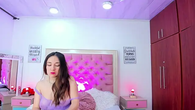 AmbarClarck online show from 03/06/26, 11:05