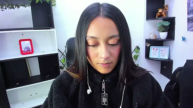 Snapshot of Miaa_Thopmson_ chatting on 02/21/26, 02:02 Miaa Thopmson online show from 02/21/26, 02:02