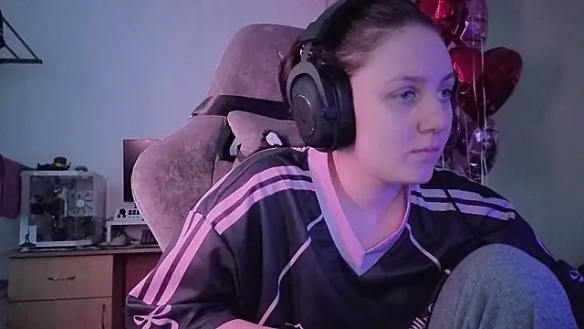 Snapshot of Holy_Kveta chatting on 02/27/26, 02:56 Holy Kveta online show from 02/27/26, 02:56