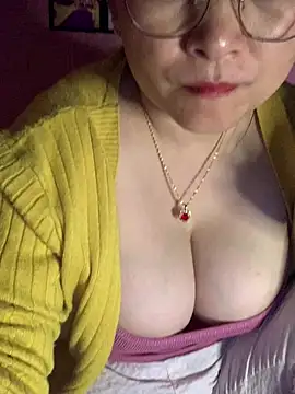 Snapshot of Star-sweet01 chatting on 02/06/26, 03:35 Star-sweet01 online show from 02/06/26, 03:35