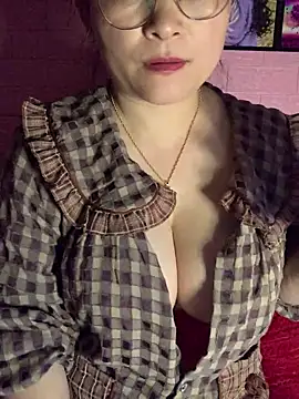 Snapshot of Star-sweet01 chatting on 02/10/26, 01:26 Star-sweet01 online show from 02/10/26, 01:26