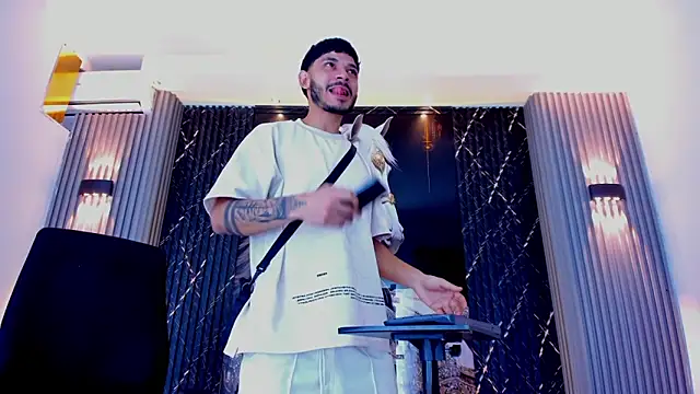 Snapshot of the_knights_of_the_night chatting on 02/08/26, 03:26 the knights of the night online show from 02/08/26, 03:26