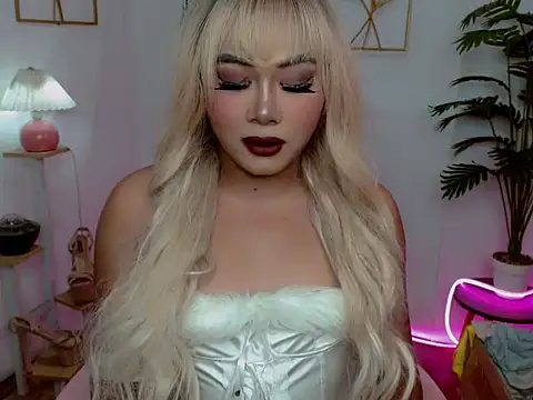 Snapshot of Serenity_Mooree chatting on 03/27/26, 12:30 Serenity Mooree online show from 03/27/26, 12:30