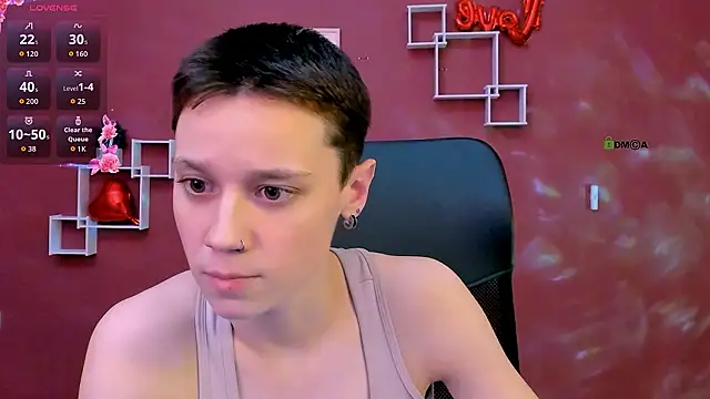 Snapshot of emi_fade chatting on 02/16/26, 01:43 emi fade online show from 02/16/26, 01:43