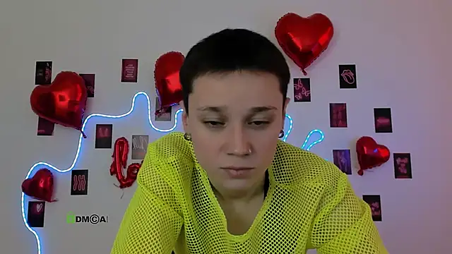 Snapshot of emi_fade chatting on 02/18/26, 10:12 emi fade online show from 02/18/26, 10:12