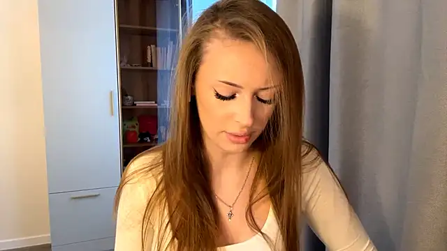 Snapshot of sugarbloom chatting on 02/15/26, 02:16 sugarbloom online show from 02/15/26, 02:16