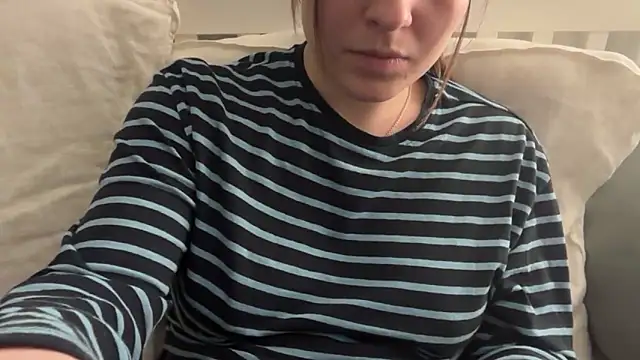 Lucyschickt online show from 04/12/26, 07:28