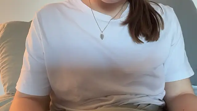 Lucyschickt online show from 02/27/26, 04:07