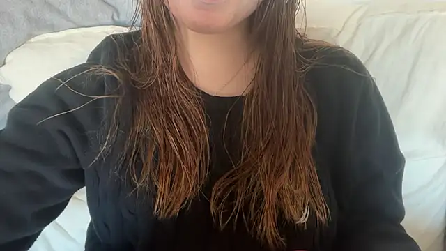 Snapshot of Lucyschickt chatting on 04/22/26, 05:31 Lucyschickt online show from 04/22/26, 05:31