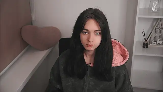 Snapshot of GinnyKittle chatting on 02/13/26, 06:30 GinnyKittle online show from 02/13/26, 06:30