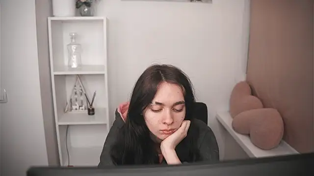 Snapshot of GinnyKittle chatting on 03/01/26, 06:52 GinnyKittle online show from 03/01/26, 06:52