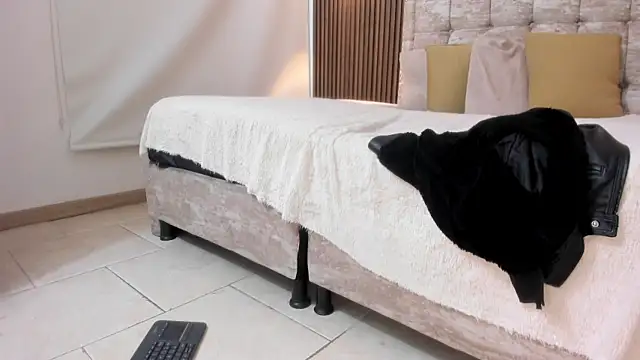 Lia Nova online show from 02/22/26, 01:19