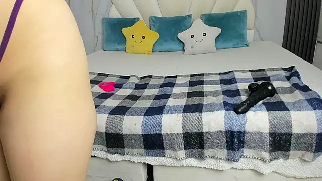 Lia Nova online show from 04/17/26, 12:19