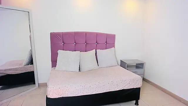 Lia Nova online show from 03/11/26, 07:52