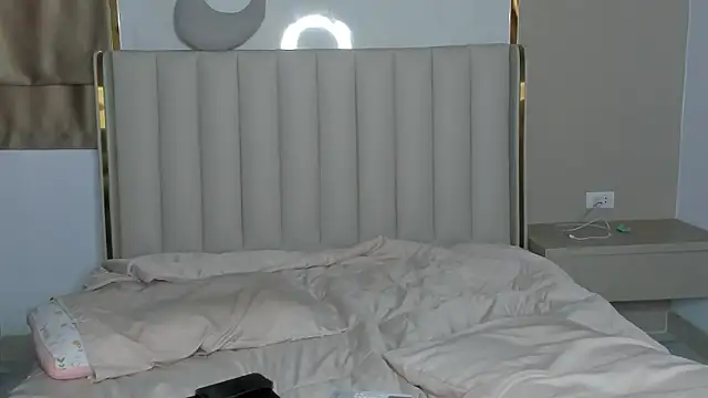 Snapshot of stellaa_quenn chatting on 02/18/26, 12:08 stellaa quenn online show from 02/18/26, 12:08