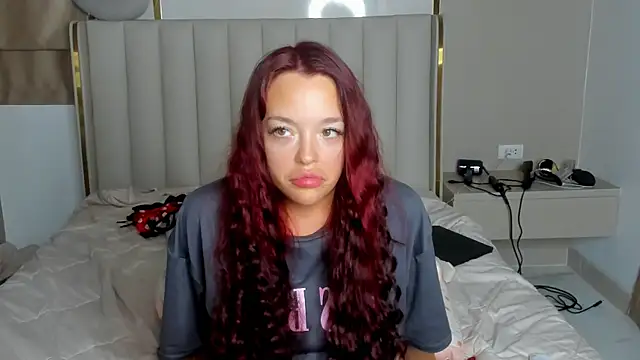 Snapshot of stellaa_quenn chatting on 05/25/26, 01:21 stellaa quenn online show from 05/25/26, 01:21