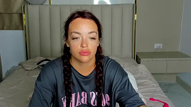 Snapshot of stellaa_quenn chatting on 06/10/26, 12:39 stellaa quenn online show from 06/10/26, 12:39